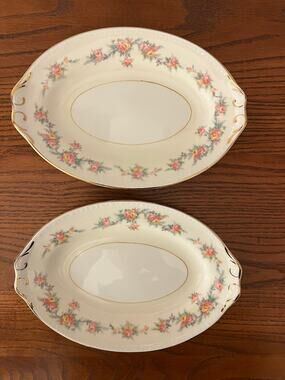 Vintage 1952 Homer Laughlin Eggshell Georgian "Countess" Oval Relish dishes